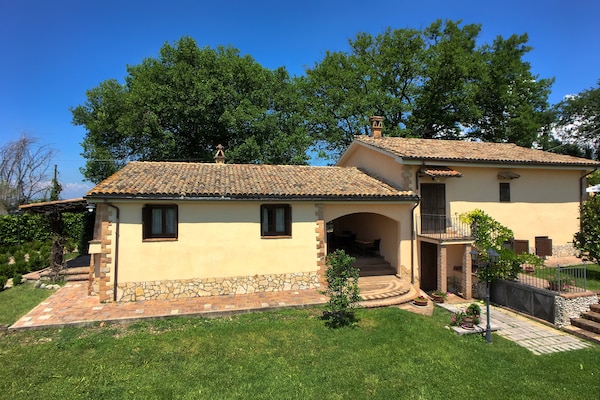 Foto van Romantische schuilplaats in Lazio - Vakantiehuis in Selci - ExteriorSummer