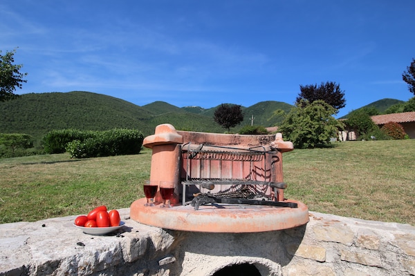 Foto van Boerderij in Casperia met zwembad & uitzicht - Vakantiehuis in Casperia - GardenSummer