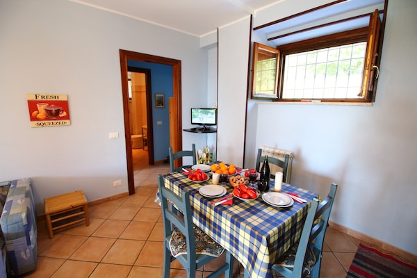 Foto van Boerderij in Casperia met zwembad & uitzicht - Vakantiehuis in Casperia - DiningRoom