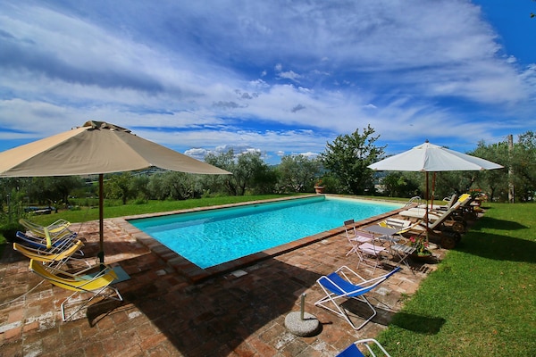 Foto van Boerderij in Todi met zwembad en theater - Vakantiehuis in Todi - PoolOfHouse