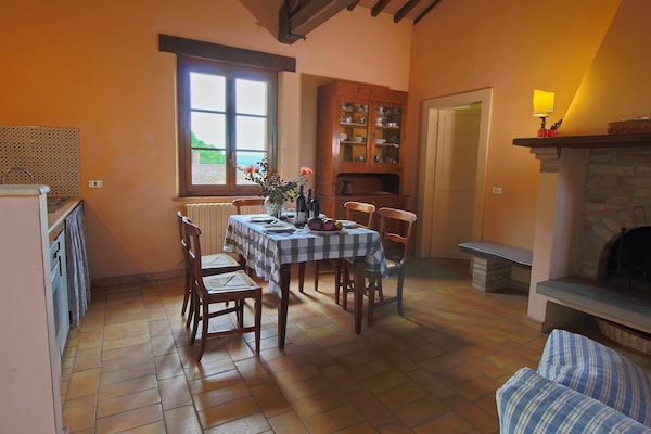Foto van Boerderij in Todi met zwembad en theater - Vakantiehuis in Todi - DiningRoom
