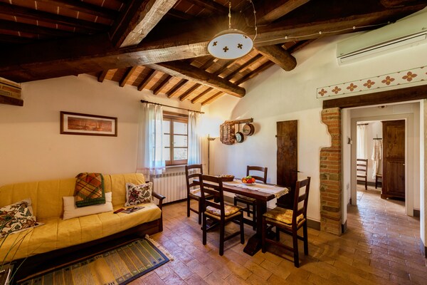 Foto van Schilderachtige boerderij met zwembad - Vakantiehuis in Città Della Pieve - LivingRoom
