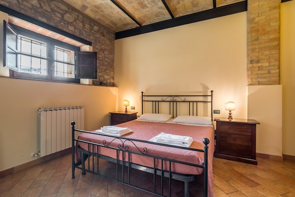 Foto van Landhuis in Perugia met Zwembad & Heuvels - Vakantiehuis in Perugia - BedRoom
