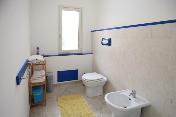 Foto van Vakantiehuis met zeezicht en groot terras - Vakantiehuis in Castelsardo SS - TerraceBalcony