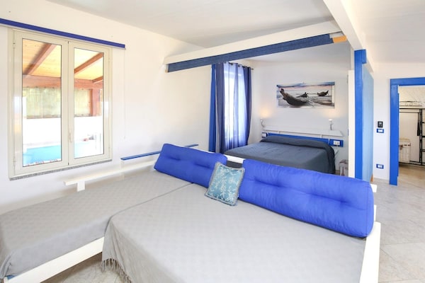 Foto van Vakantiehuis met zeezicht en groot terras - Vakantiehuis in Castelsardo SS - BedRoom