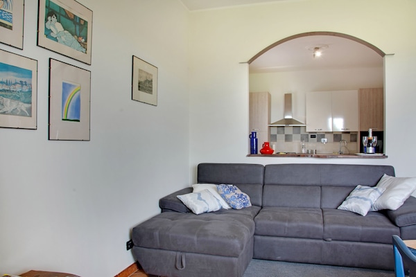 Foto van Appartement in Casale met wijngaard uitzicht - Vakantiehuis in Moncucco Torinese - LivingRoom
