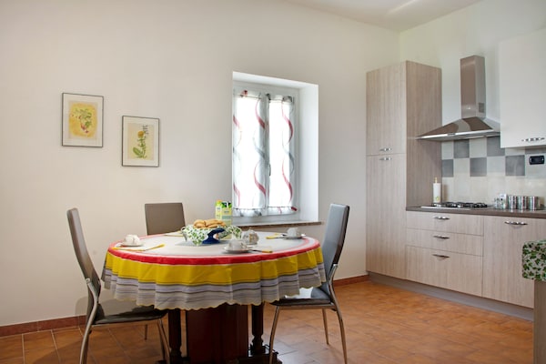 Foto van Appartement in Casale met wijngaard uitzicht - Vakantiehuis in Moncucco Torinese - DiningRoom