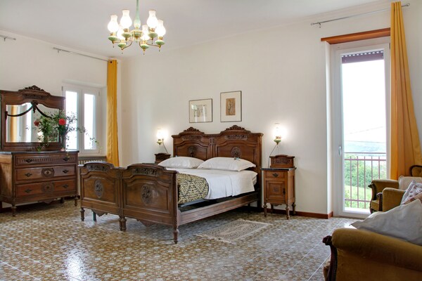 Foto van Appartement in Casale met wijngaard uitzicht - Vakantiehuis in Moncucco Torinese - BedRoom