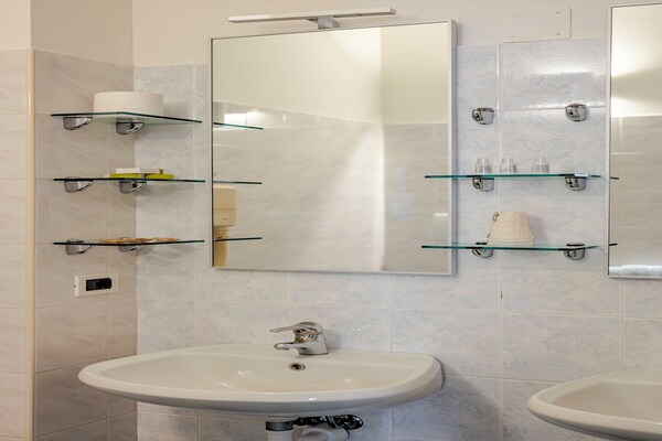 Foto van Hotel 3 Comfortabel verblijf in Ventimiglia - Vakantiehuis in Ventimiglia - Untagged