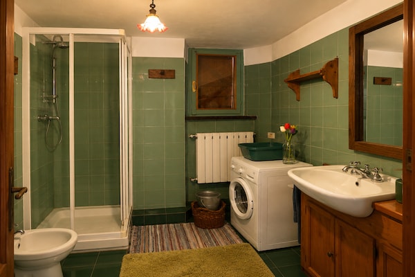 Foto van Berghut voor 4 personen nabij het Lago Maggiore - Vakantiehuis in Due Cossani - BathRoom