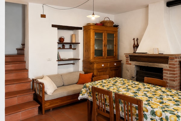 Foto van Berghut voor 4 personen nabij het Lago Maggiore - Vakantiehuis in Due Cossani - LivingRoom