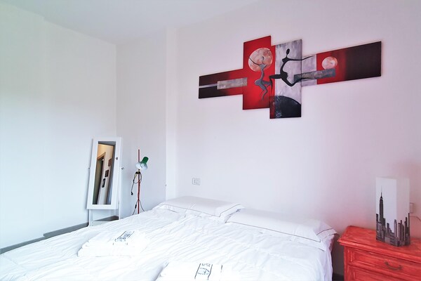 Foto van Vakantiehuis bij Lago Maggiore met Bergzicht - Vakantiehuis in Roggiano Valtravaglia - BedRoom