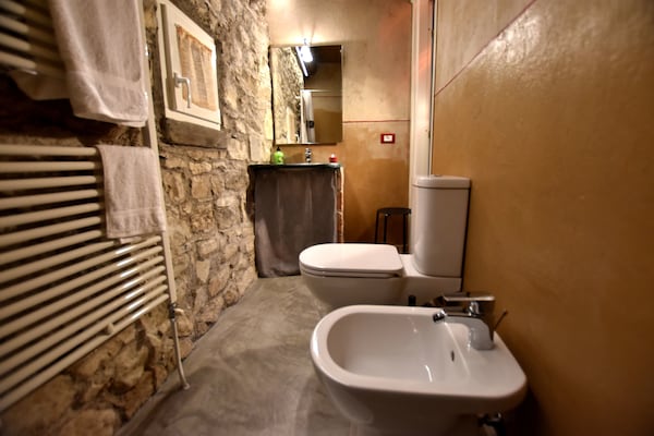 Foto van Landhuis bij het Iseomeer - Vakantiehuis in Provaglio d'Iseo - BathRoom