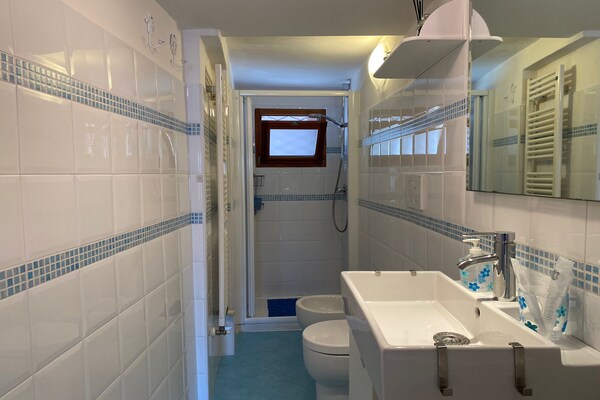 Foto van Vakantiehuis bij Lago di Iseo met patio - Vakantiehuis in Marone - BathRoom