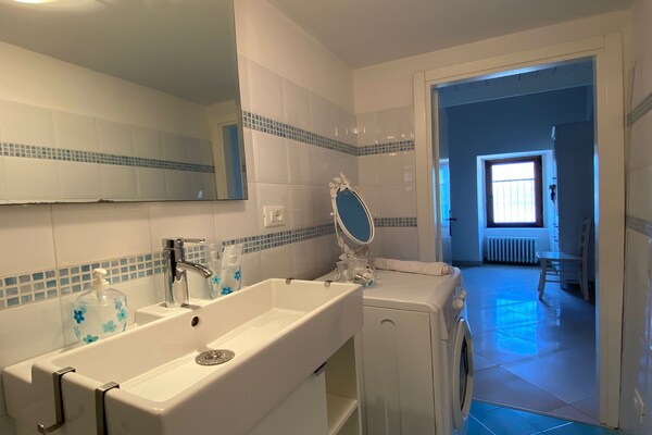 Foto van Vakantiehuis bij Lago di Iseo met patio - Vakantiehuis in Marone - BathRoom