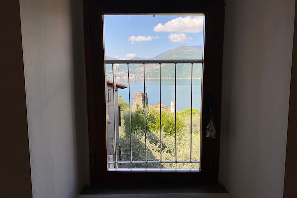 Foto van Vakantiehuis bij Lago di Iseo met patio - Vakantiehuis in Marone - ViewSummer