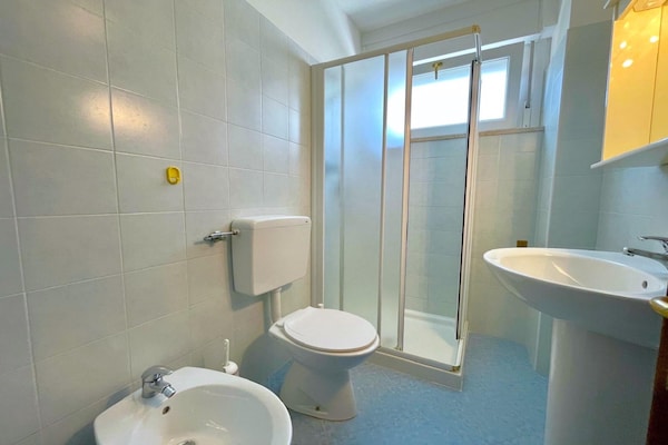 Foto van Prachtig strandappartement in Caorle - Vakantiehuis in Porto Santa Margherita - Caorle - BathRoom