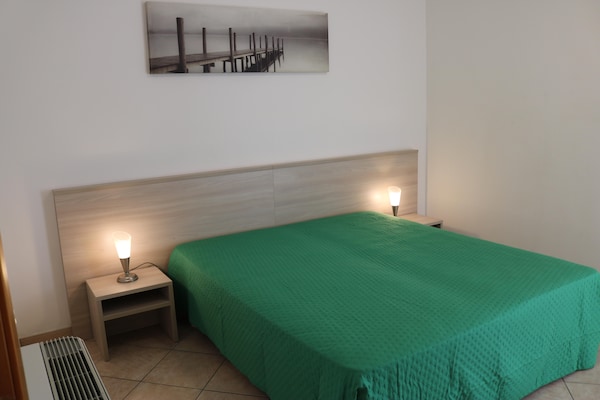 Foto van Balkon, uitzicht op het meer, op loopafstand van het centrum van Lazise - BedRoom