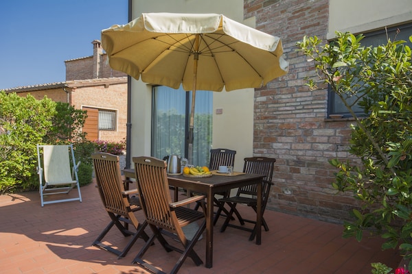 Foto van Rustige retraite te midden van Toscane - Vakantiehuis in Castelfiorentino (FI) - TerraceBalcony