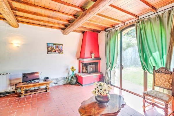 Foto van Aantrekkelijke woning met zwembad - Vakantiehuis in Dicomano (fi) - LivingRoom