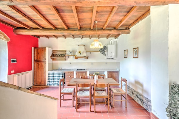 Foto van Aantrekkelijke woning met zwembad - Vakantiehuis in Dicomano (fi) - Kitchen