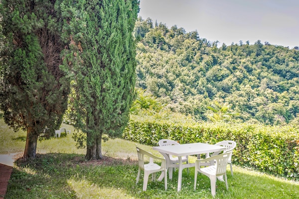 Foto van Aantrekkelijke woning met zwembad - Vakantiehuis in Dicomano (fi) - TerraceBalcony