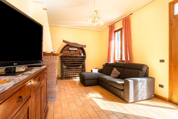 Foto van Huis op de heuvel in Marliana - Vakantiehuis in Marliana - ExteriorSummer