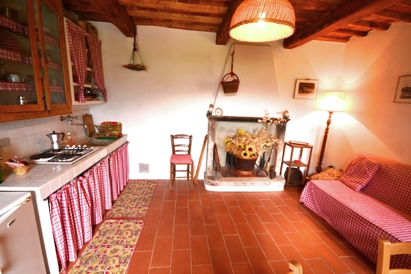 Foto van Cottage in Pescia met zwembad en tuin - Vakantiehuis in San Quirico - Pescia - Kitchen