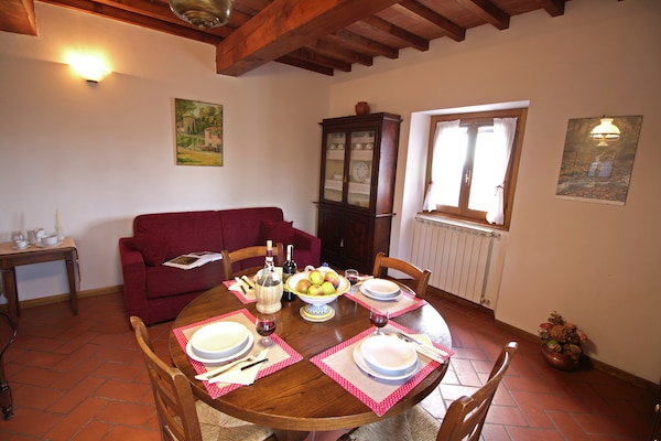 Foto van Boerderij in Poppi met zwembad en natuur - Vakantiehuis in Poppi - DiningRoom