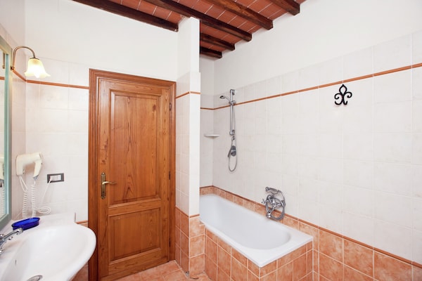Foto van vakantiehuis, Bucine met zwembad - Vakantiehuis in Bucine - BathRoom