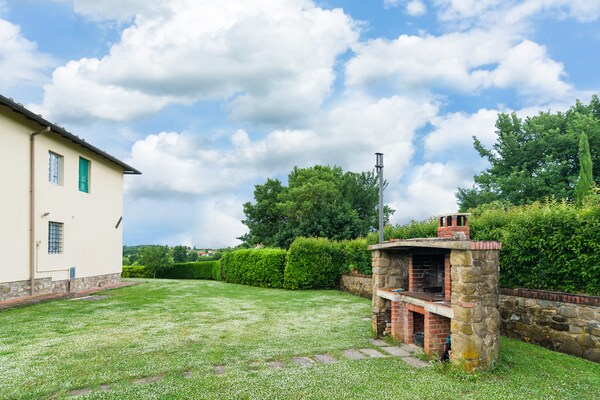 Foto van Boerderij met uitzicht op het zwembad - Vakantiehuis in Bucine (AR) - GardenSummer