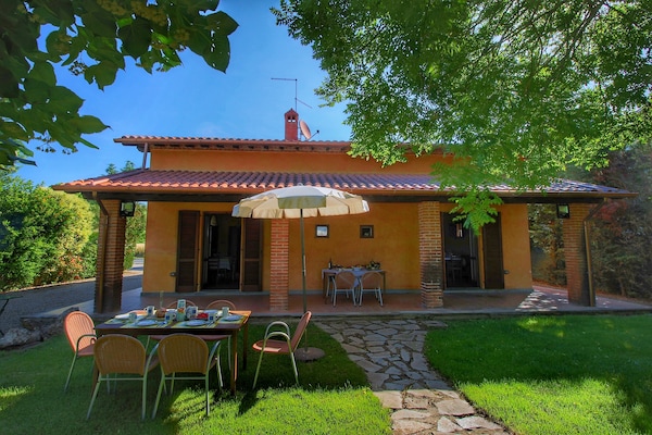 Foto van Appartement in Toscane bij Trasimeno - Vakantiehuis in Chianacce - ExteriorSummer
