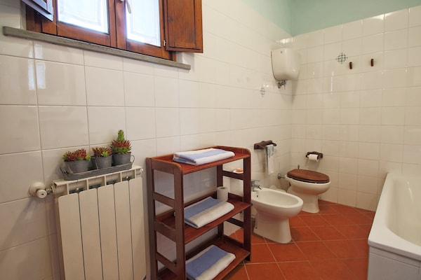 Foto van Appartement in Toscane bij Trasimeno - Vakantiehuis in Chianacce - BathRoom