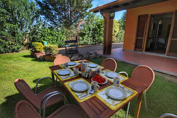 Foto van Appartement in Toscane bij Trasimeno - Vakantiehuis in Chianacce - TerraceBalcony