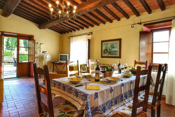 Foto van Chianti-heuvelboerderij - Vakantiehuis in Radda in Chianti - DiningRoom