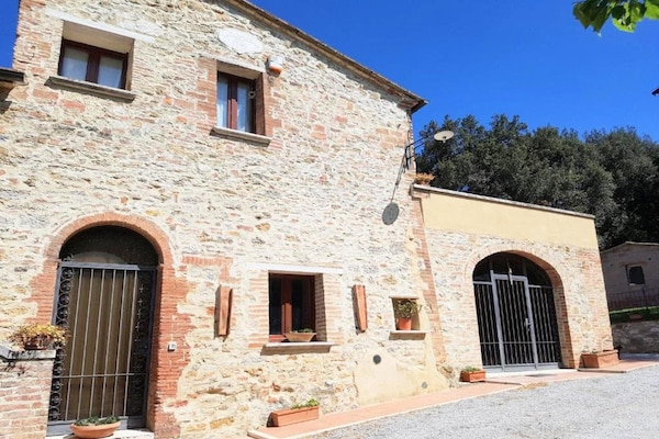 Foto van Authentieke Toscaanse ontsnapping met tuin, vlakbij Siena en Chianti. - ExteriorSummer