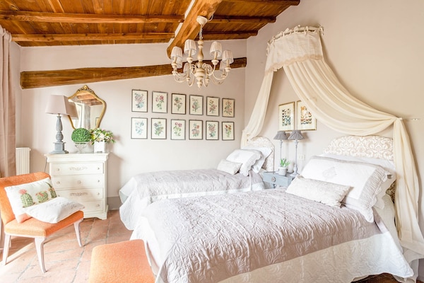 Foto van Boerderij in Toscaanse stijl in Capannori - Vakantiehuis in Capannori - BedRoom