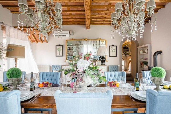 Foto van Boerderij in Toscaanse stijl in Capannori - Vakantiehuis in Capannori - TerraceBalcony