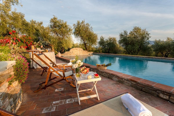 Foto van Boerderij in Toscaanse stijl in Capannori - Vakantiehuis in Capannori - PoolOfHouse