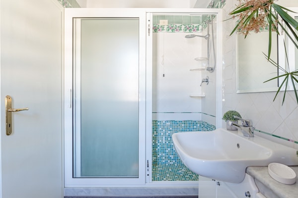 Foto van Villa in Forte dei Marmi bij het Strand - Vakantiehuis in Forte dei Marmi - BathRoom