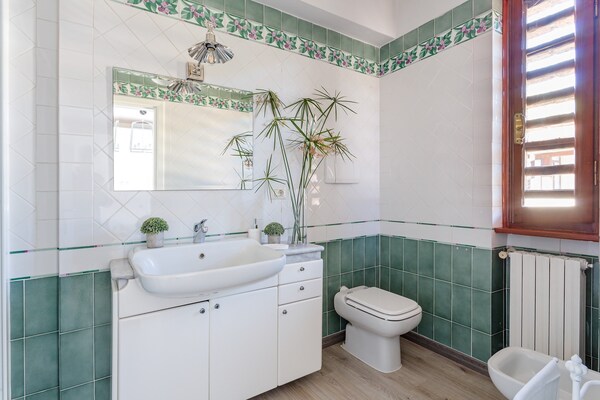 Foto van Villa in Forte dei Marmi bij het Strand - Vakantiehuis in Forte dei Marmi - BathRoom