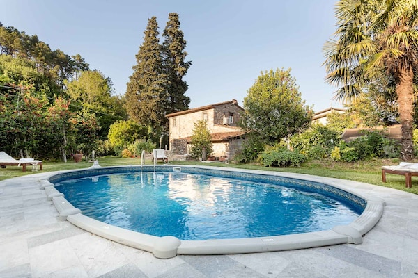 Foto van Boerderij bij Lucca met Toscaanse Uitzicht - Vakantiehuis in Pieve di Compito - PoolOfHouse