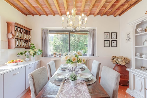 Foto van Boerderij bij Lucca met Toscaanse Uitzicht - Vakantiehuis in Pieve di Compito - DiningRoom