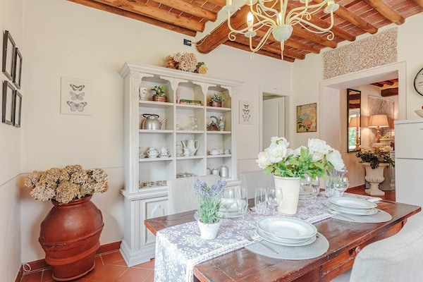 Foto van Boerderij bij Lucca met Toscaanse Uitzicht - Vakantiehuis in Pieve di Compito - DiningRoom