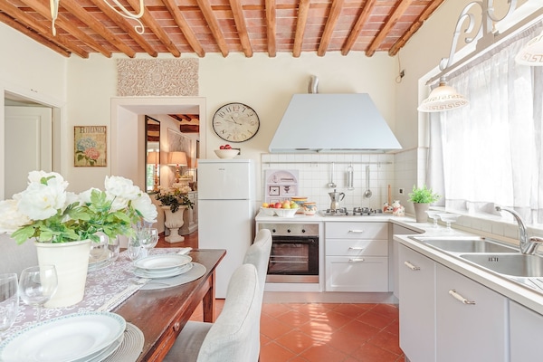 Foto van Boerderij bij Lucca met Toscaanse Uitzicht - Vakantiehuis in Pieve di Compito - Kitchen