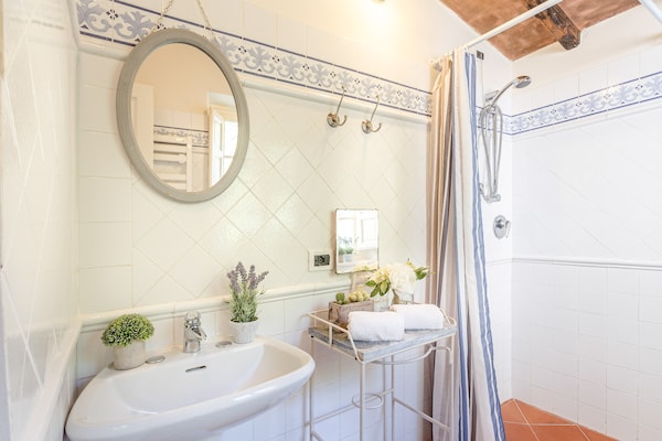 Foto van Boerderij bij Lucca met Toscaanse Uitzicht - Vakantiehuis in Pieve di Compito - Kitchen