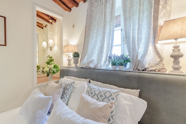 Foto van Boerderij bij Lucca met Toscaanse Uitzicht - Vakantiehuis in Pieve di Compito - BedRoom