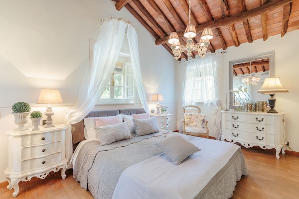 Foto van Boerderij bij Lucca met Toscaanse Uitzicht - Vakantiehuis in Pieve di Compito - BedRoom