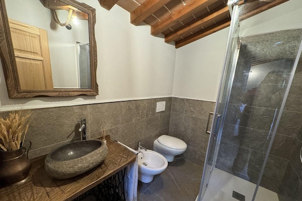 Foto van Huis in Toscane bij Pisa en Lucca - Vakantiehuis in Lucca - BathRoom