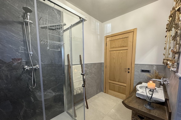 Foto van Huis in Toscane bij Pisa en Lucca - Vakantiehuis in Lucca - BathRoom